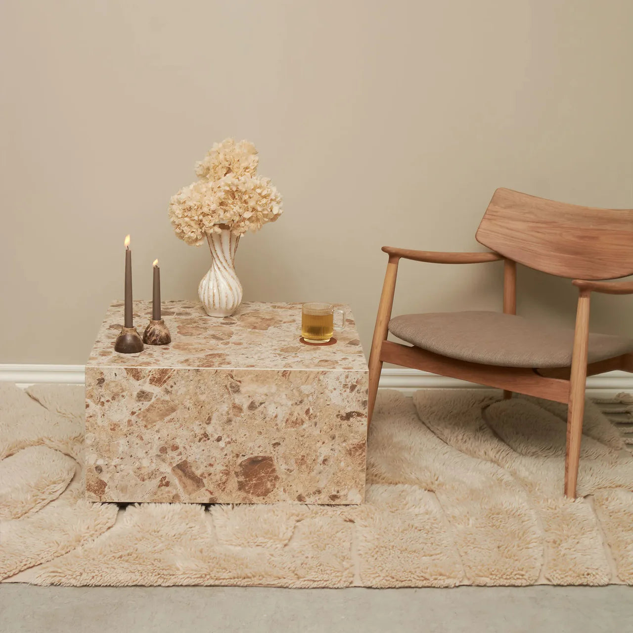 Montes Sofatisch 70 x 70